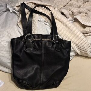 Coach Vintage  Elegant Black Leather Vintsge SoHo Tote Bag